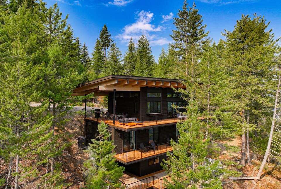 Glass-Walled Retreat on Lake Pend Oreille - Sagle, Idaho