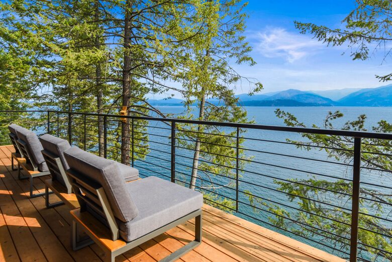 Glass-Walled Retreat on Lake Pend Oreille - Sagle, Idaho
