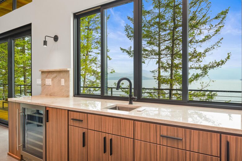 Glass-Walled Retreat on Lake Pend Oreille - Sagle, Idaho