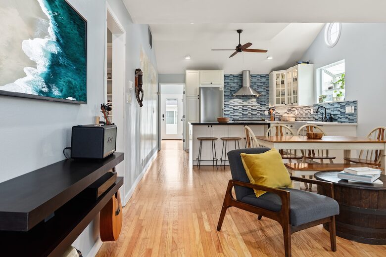 Modern Coastal Retreat in Long Beach - Long Beach, California