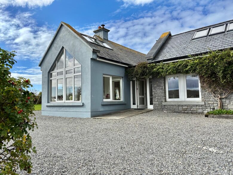 Tasteful Family Residence Overlooking Atlantic Isles - Clifden, Ireland