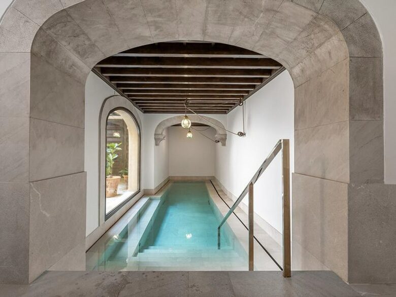 Communal Spa Pool