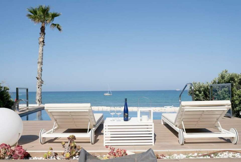 Seaside Sophistication in a Private Luxury Community - Alicante, Spain