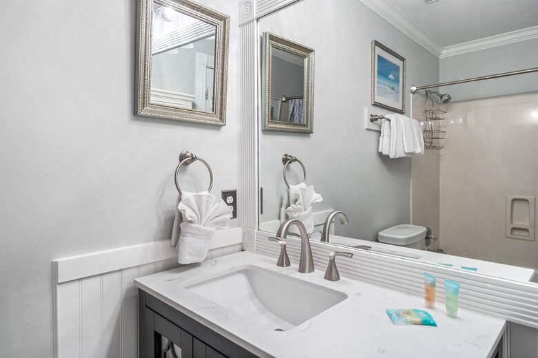 Family-Friendly Destin Escape | Walk to Beach & Shopping - Destin, Florida