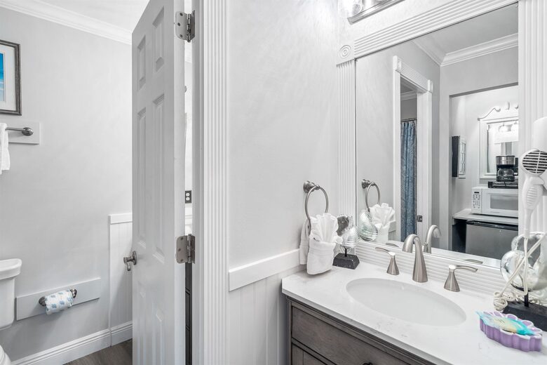 Family-Friendly Destin Escape | Walk to Beach & Shopping - Destin, Florida