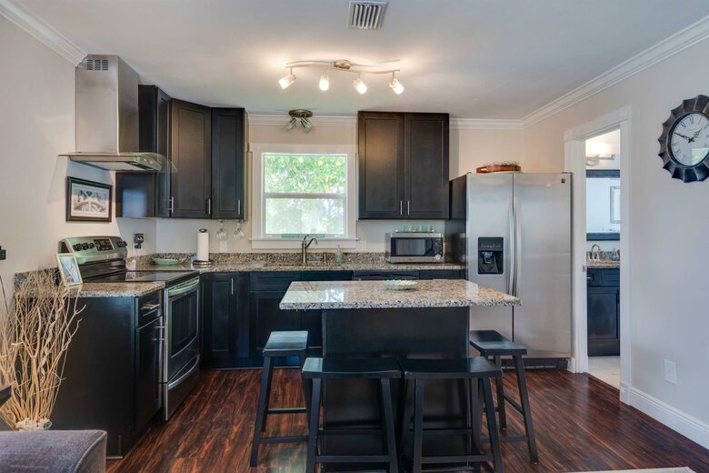 Family-Friendly Destin Escape | Walk to Beach & Shopping - Destin, Florida