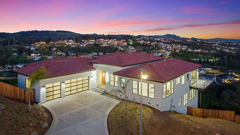 Wine Country Escape | Elegant Skyfarm Estate Overlooking Fountaingrove Golf Course - Santa Rosa, California