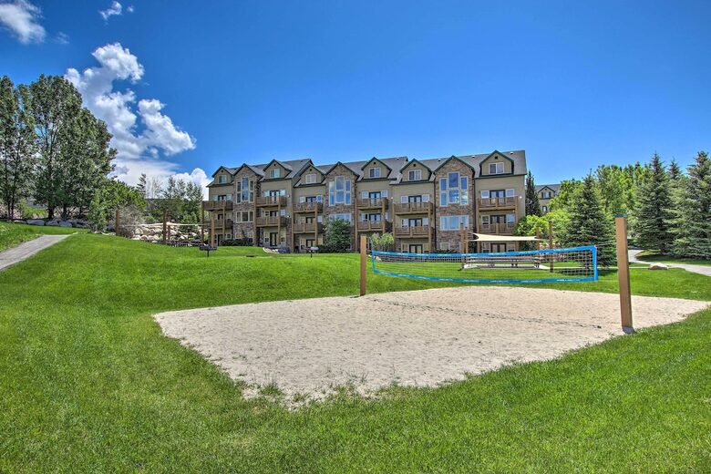 Spacious Moose Hollow Escape with Hot Tub & Mountain Views - Eden, Utah