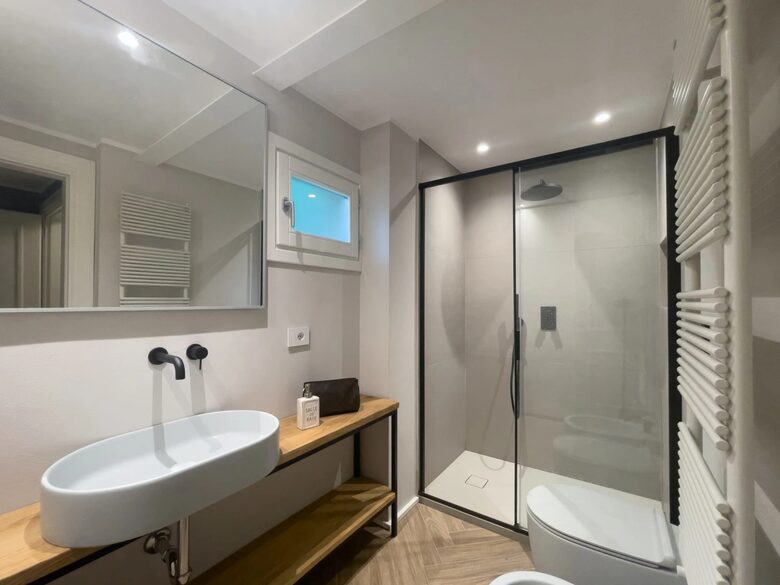 Elegantly Restored Apartment Near the Grand Canal - Venice, Italy