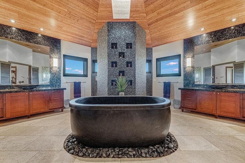 Ka’anapali Luxury Escape with Resort-Style Pool & Theater - Lahaina, Hawaii
