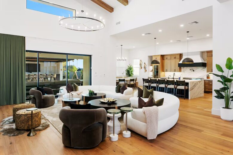 Scottsdale Entertainment Stunner - Scottsdale, Arizona