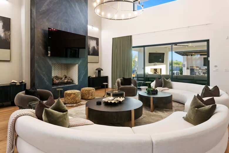 Scottsdale Entertainment Stunner - Scottsdale, Arizona