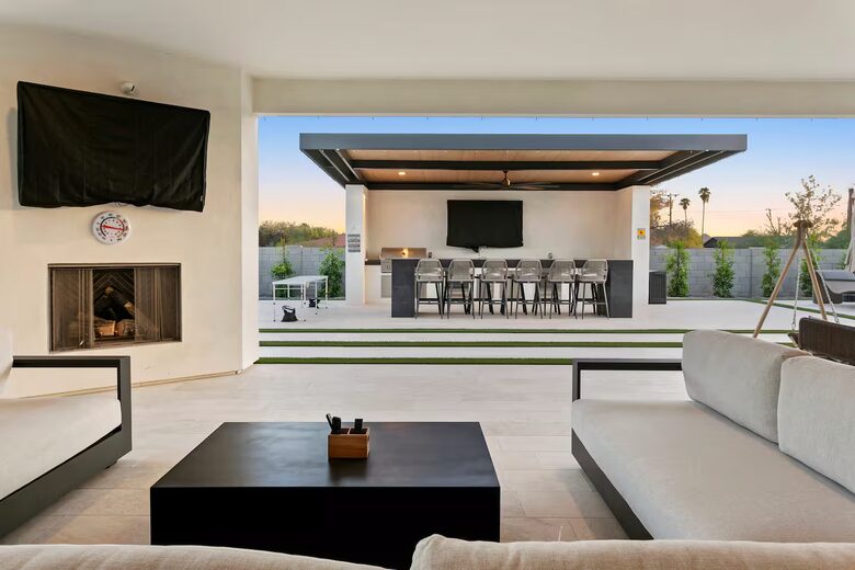 Scottsdale Entertainment Stunner - Scottsdale, Arizona