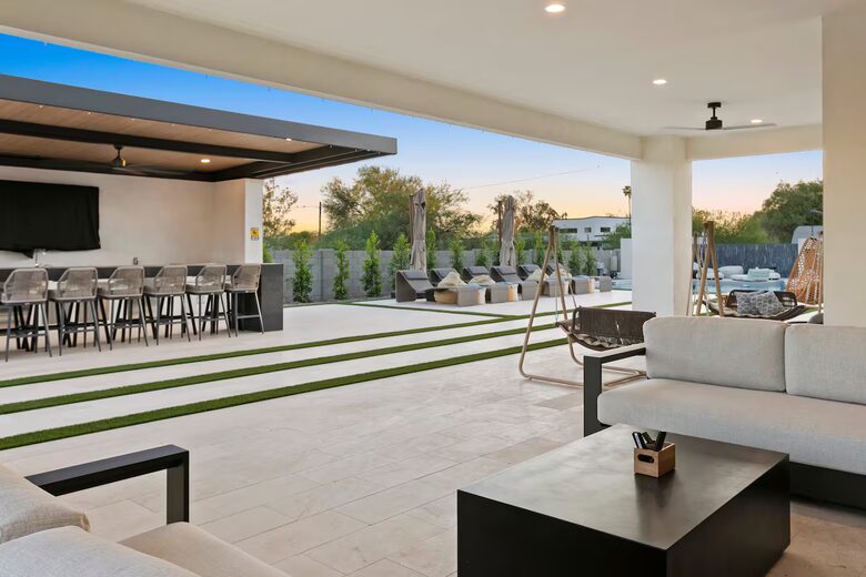 Scottsdale Entertainment Stunner - Scottsdale, Arizona