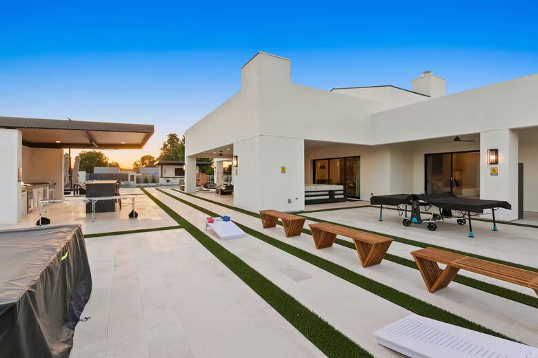 Scottsdale Entertainment Stunner - Scottsdale, Arizona