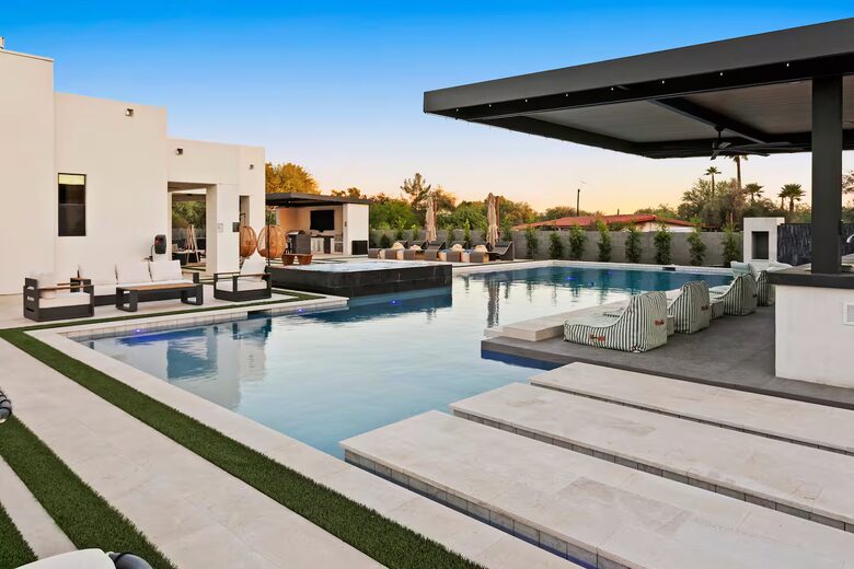 Scottsdale Entertainment Stunner - Scottsdale, Arizona
