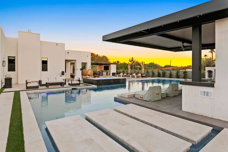 Scottsdale Entertainment Stunner - Scottsdale, Arizona