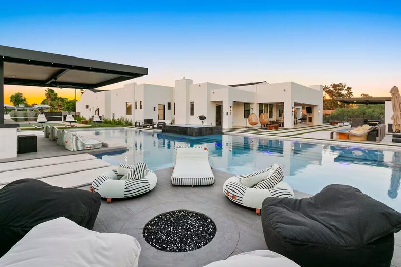 Scottsdale Entertainment Stunner - Scottsdale, Arizona