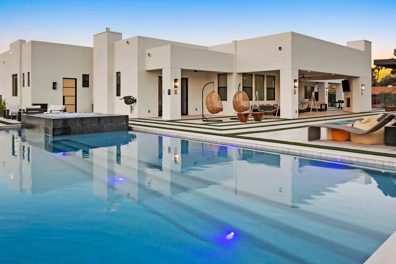 Scottsdale Entertainment Stunner - Scottsdale, Arizona