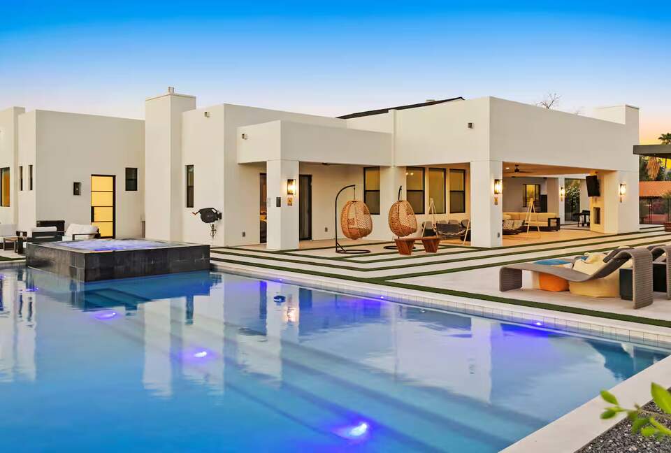 Scottsdale Entertainment Stunner - Scottsdale, Arizona