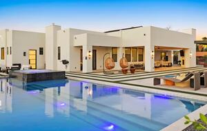 Scottsdale Entertainment Stunner - Scottsdale, Arizona