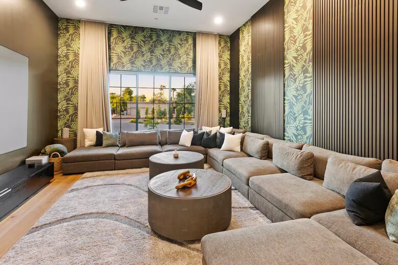 Scottsdale Entertainment Stunner - Scottsdale, Arizona