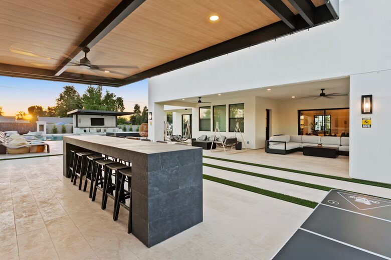 Scottsdale Entertainment Stunner - Scottsdale, Arizona