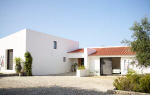Elegant Hideaway in the Heart of Arrábida Nature Park - Azeitao, Portugal