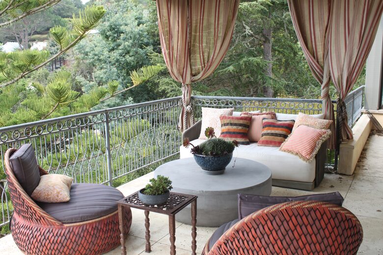 Artful Architecture Overlooking the San Francisco Bay - Tiburon, California