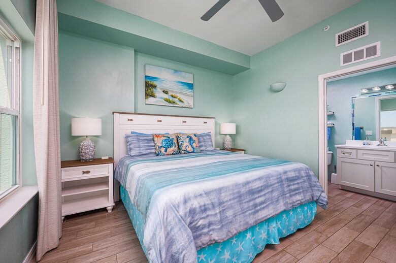 Gulf View Coastal Retreat in Madeira Beach - Madeira Beach, Florida