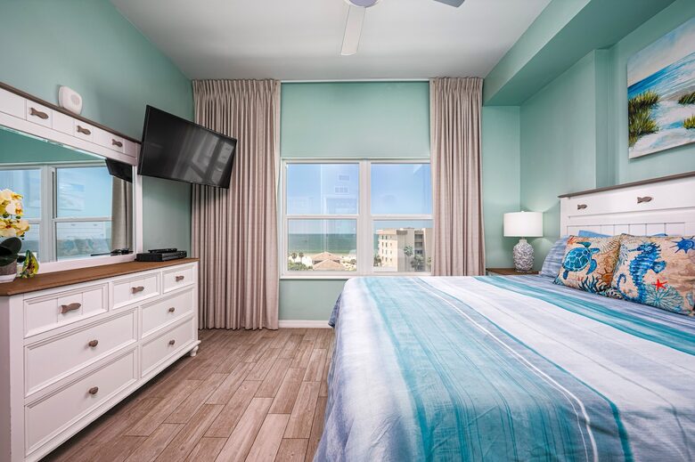 Gulf View Coastal Retreat in Madeira Beach - Madeira Beach, Florida