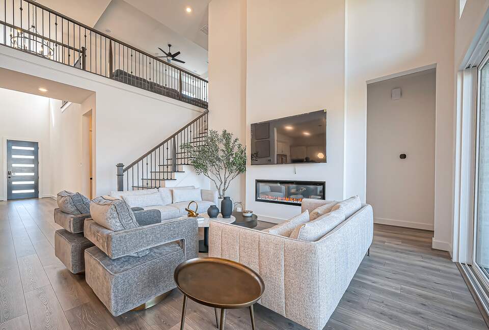 Modern Home at Lakes at Creekside Home Minutes from The Woodlands - Tomball, Texas