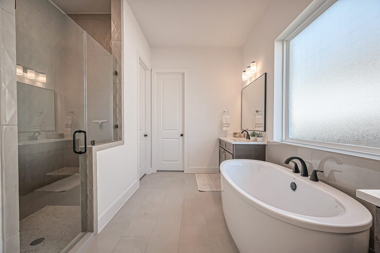 Modern Home at Lakes at Creekside Home Minutes from The Woodlands - Tomball, Texas