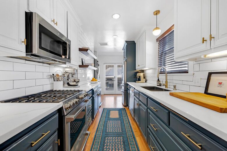 Victorian Sanctuary with Sauna & Speakeasy - Monrovia, California