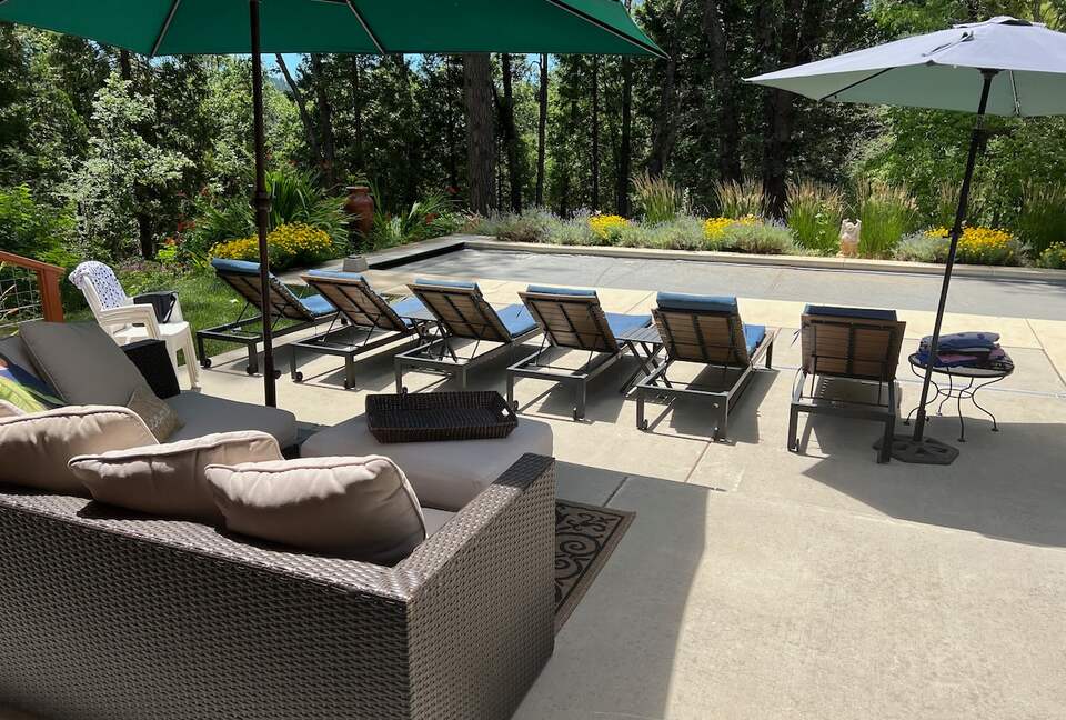 Nevada City Mid-Century Retreat - Nevada City, California