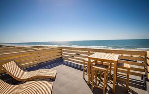 Folly Beach Oceanfront Paradise - Close to Charleston - Folly Beach, South Carolina