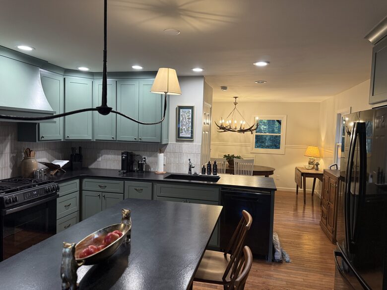 A Warm Woodland Retreat in the Heart of Highlands - Highlands, North Carolina