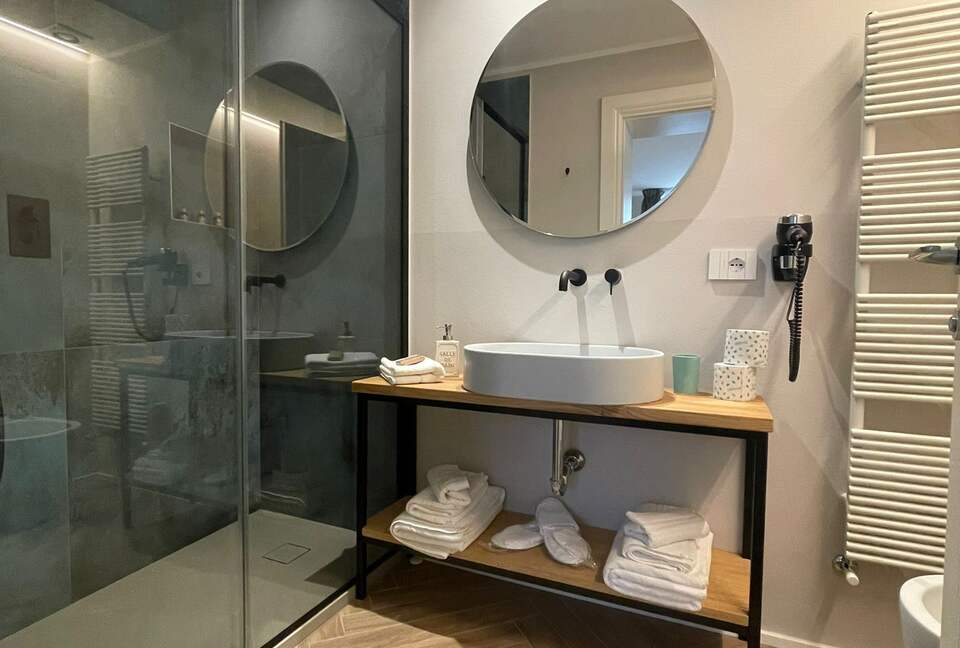 Ca’ Cannaregio Retreat – Elegant One-Bedroom Hideaway in Venice - Venice, Italy
