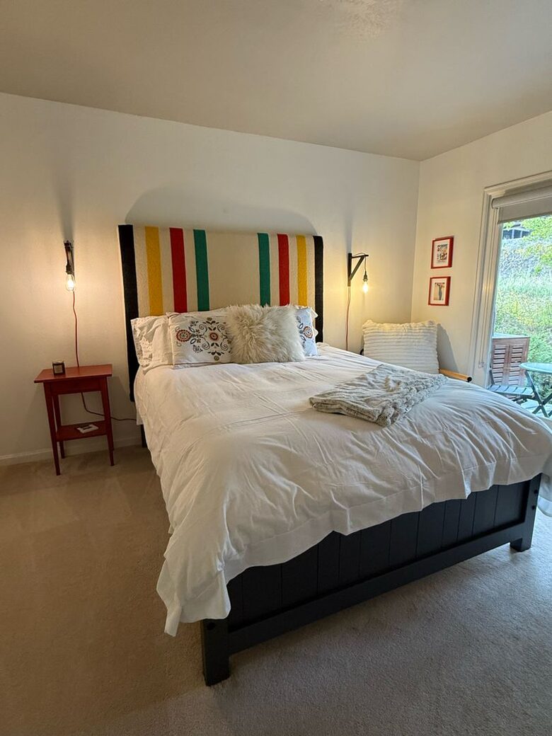 Upstairs Guest Room (Queen)