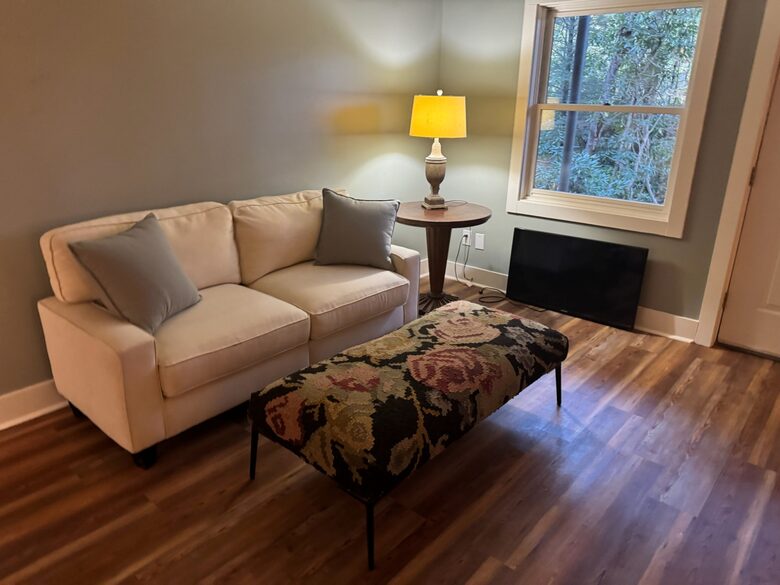 A Warm Woodland Retreat in the Heart of Highlands - Highlands, North Carolina