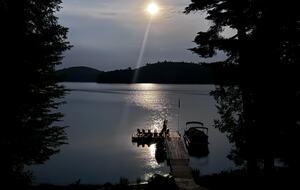 Stunning Muskoka Waterfront Retreat with Year-Round Adventure - Huntsville, Canada