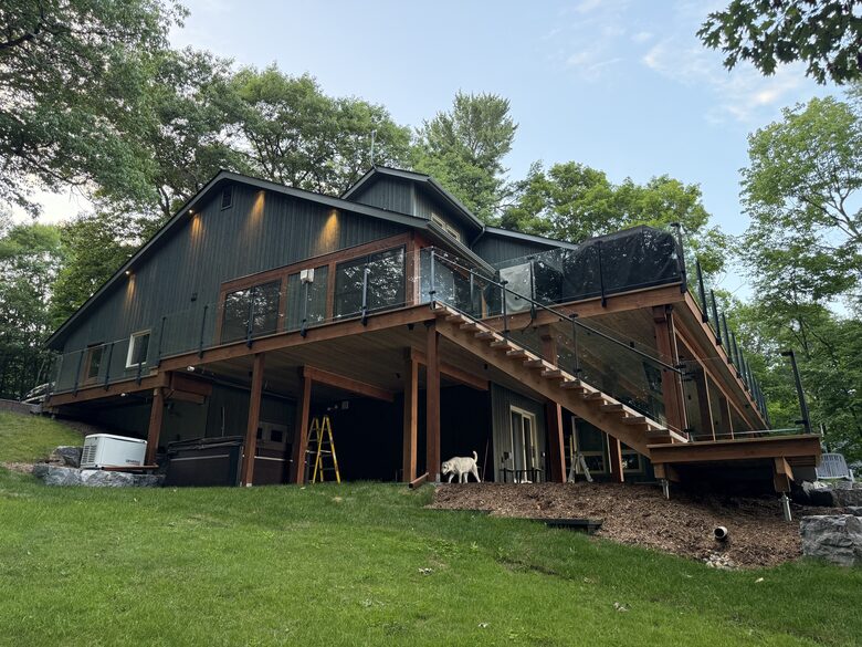 Stunning Muskoka Waterfront Retreat with Year-Round Adventure - Huntsville, Canada