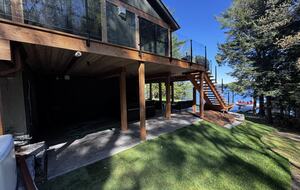 Stunning Muskoka Waterfront Retreat with Year-Round Adventure - Huntsville, Canada