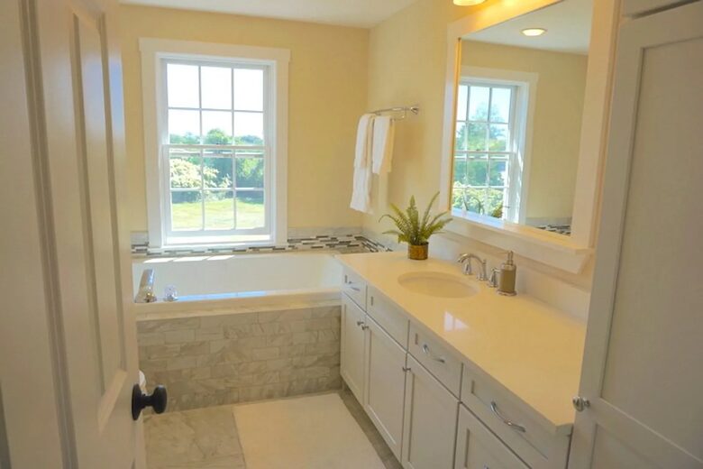 Island Elegance near beach and town - Nantucket, Massachusetts