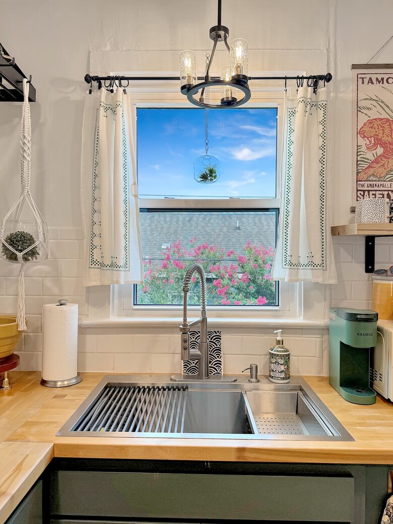 Mid City Baton Rouge Retreat with Carriage House - Baton Rouge, Louisiana