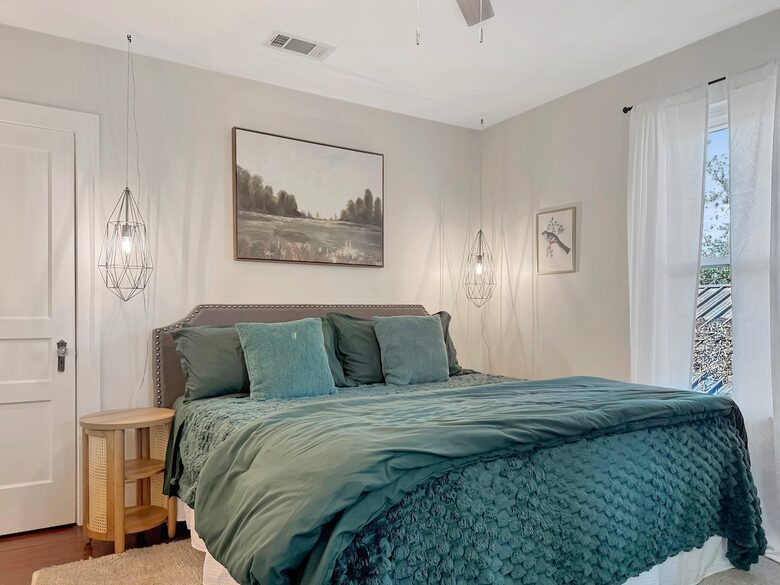Mid City Baton Rouge Retreat with Carriage House - Baton Rouge, Louisiana