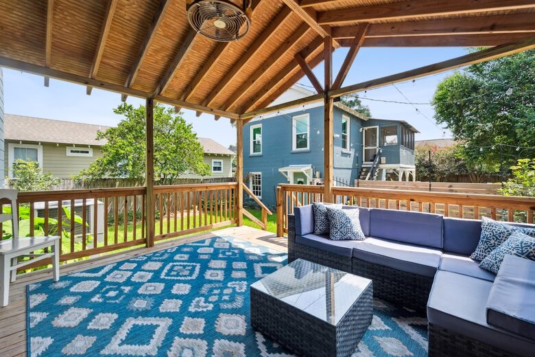 Mid City Baton Rouge Retreat with Carriage House - Baton Rouge, Louisiana