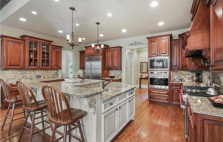 Classic Southern Luxury Home in Marietta - Marietta, Georgia