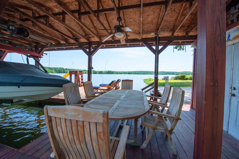 Lake Anna Cabin with Private Dock & Views - Mineral, Virginia