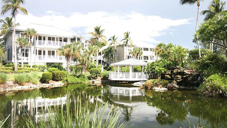 Una tranquila escapada a una isla frente al mar con servicios de complejo turístico - Isla de Sanibel, Florida